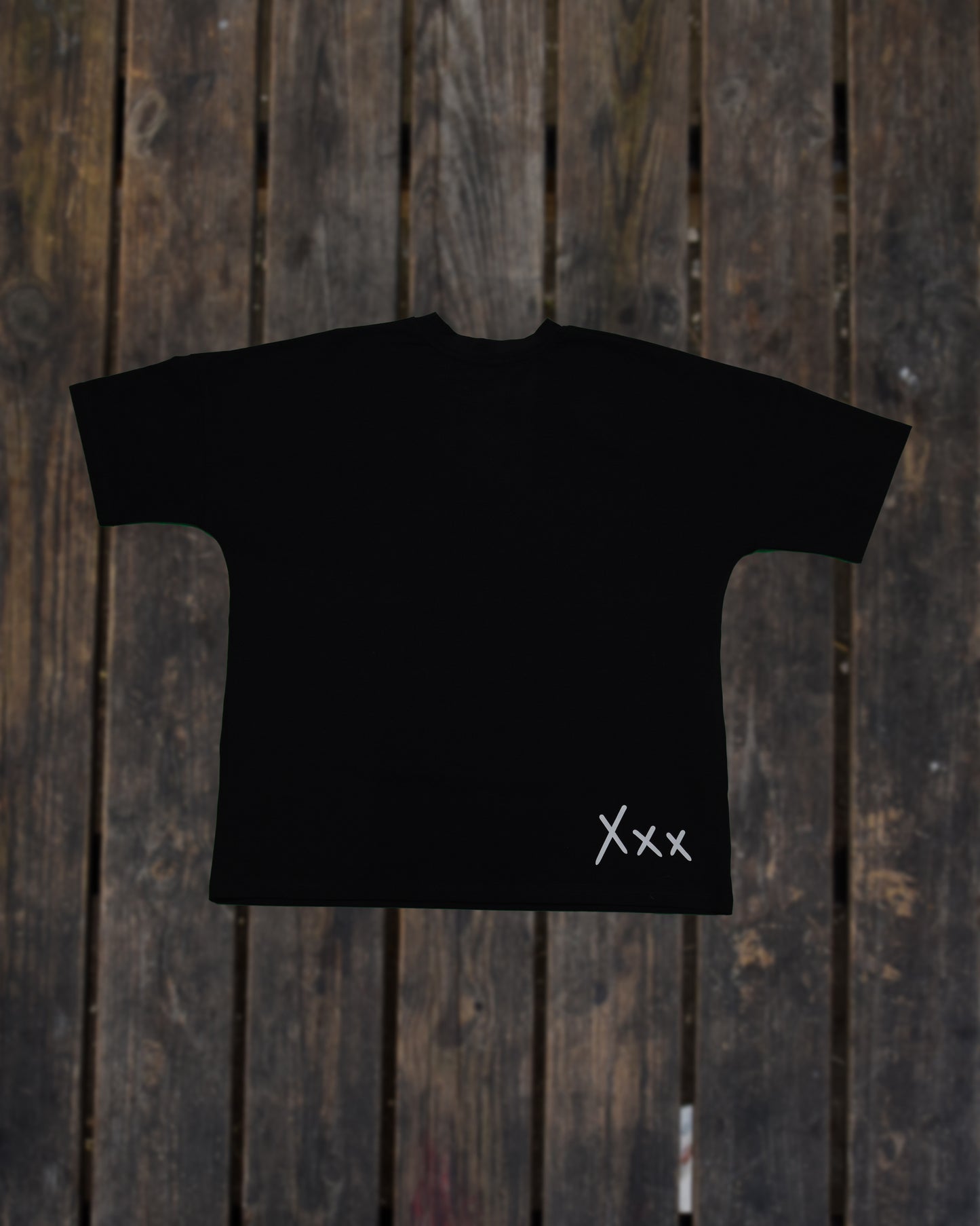 T-SHIRT OVERSIZE. MODELLO XXX