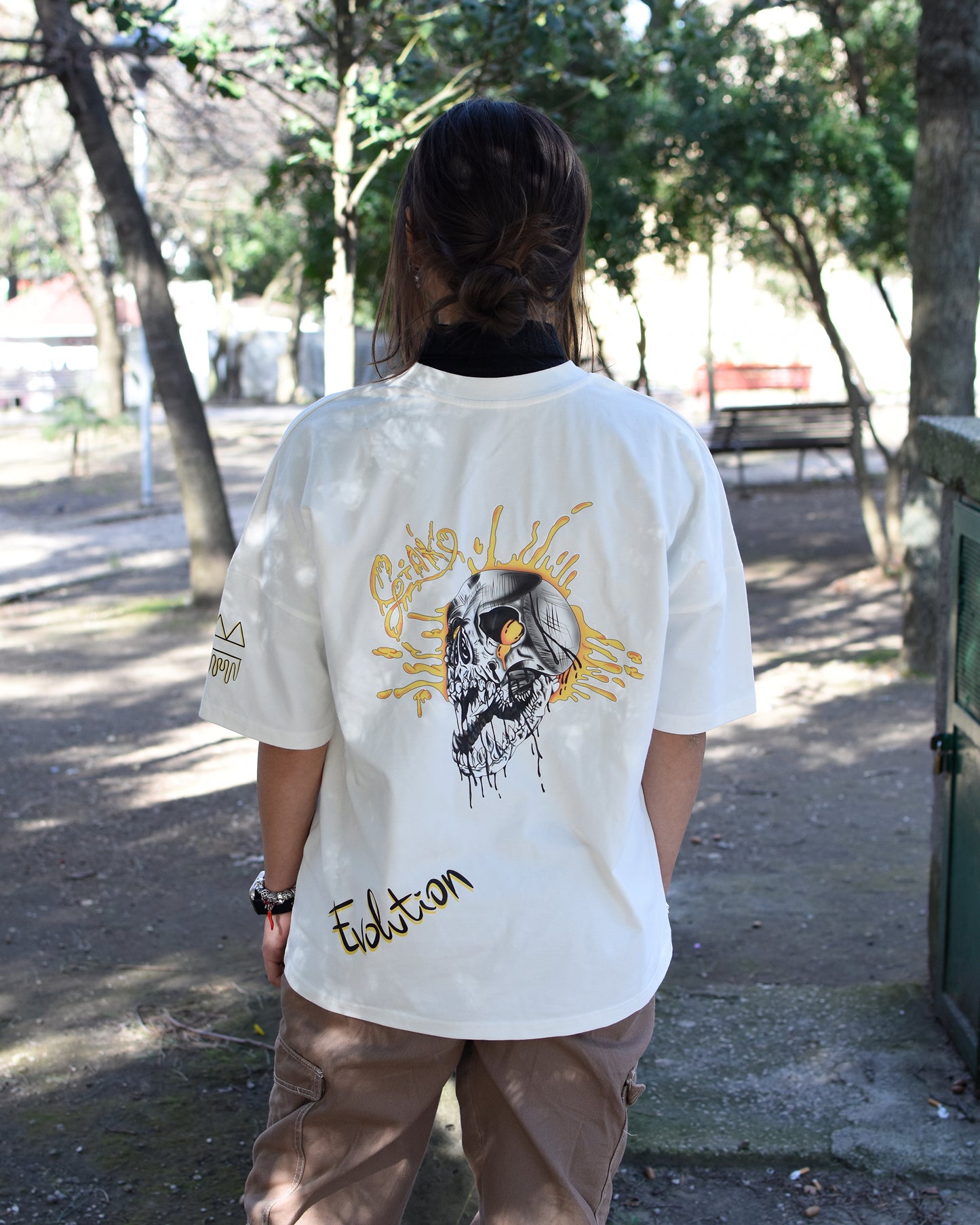 T-SHIRT OVERSIZE. MODELLO "EVOLUTION"